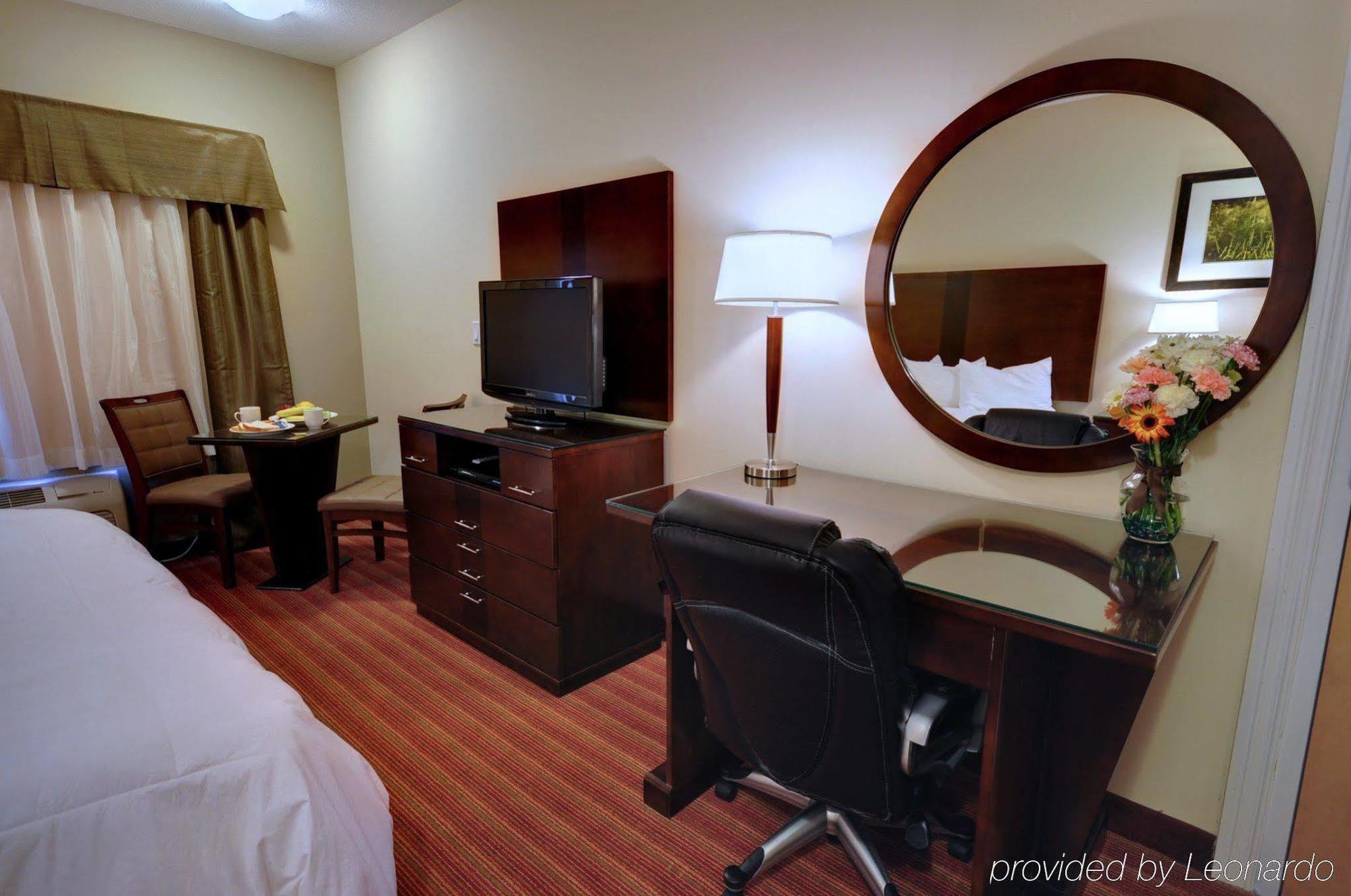 Sigma Inn & Suites Hudson'S Hope Hudsons Hope Room photo