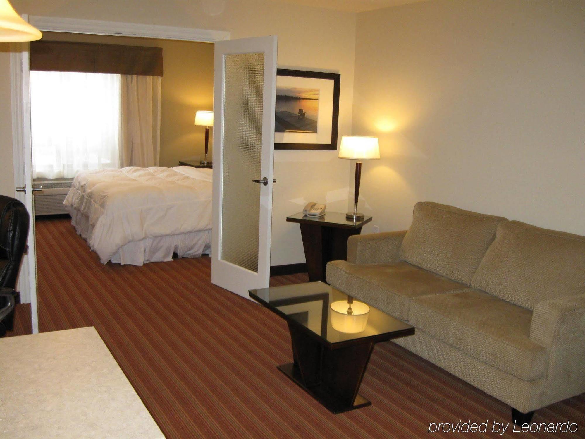 Sigma Inn & Suites Hudson'S Hope Hudsons Hope Room photo